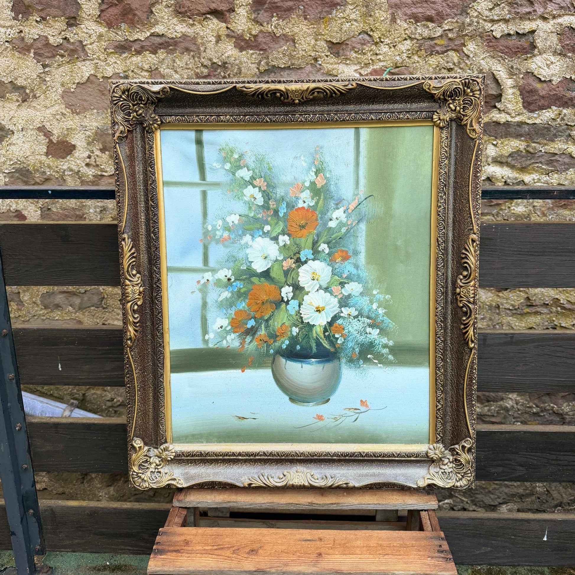 Vintage Blumenstillleben Ölgemälde in verziertem Goldrahmen