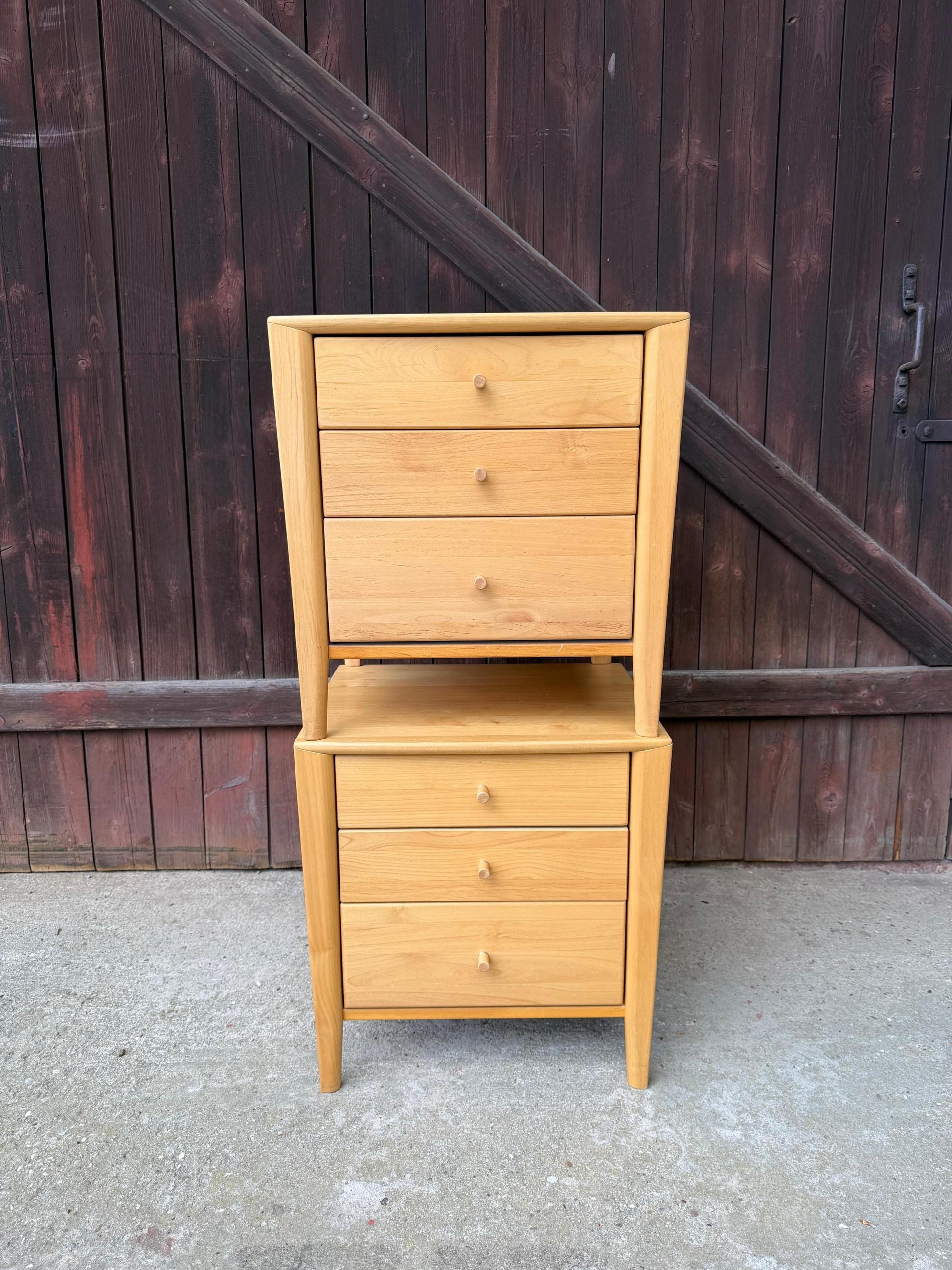 Set von 2 Vintage Nachttisch im dänischen Design aus Massivholz mit Metallknäufen