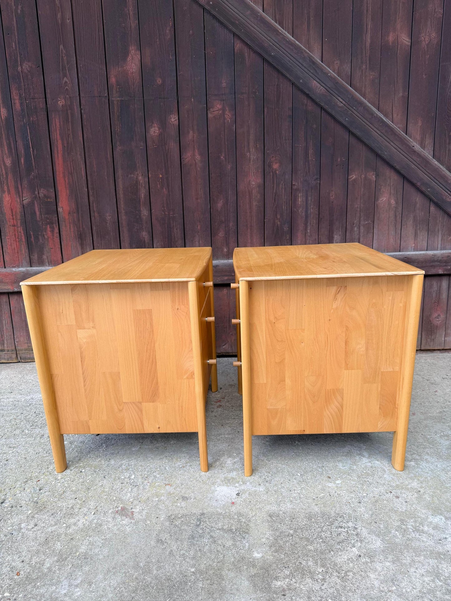 Set von 2 Vintage Nachttisch im dänischen Design aus Massivholz mit Metallknäufen