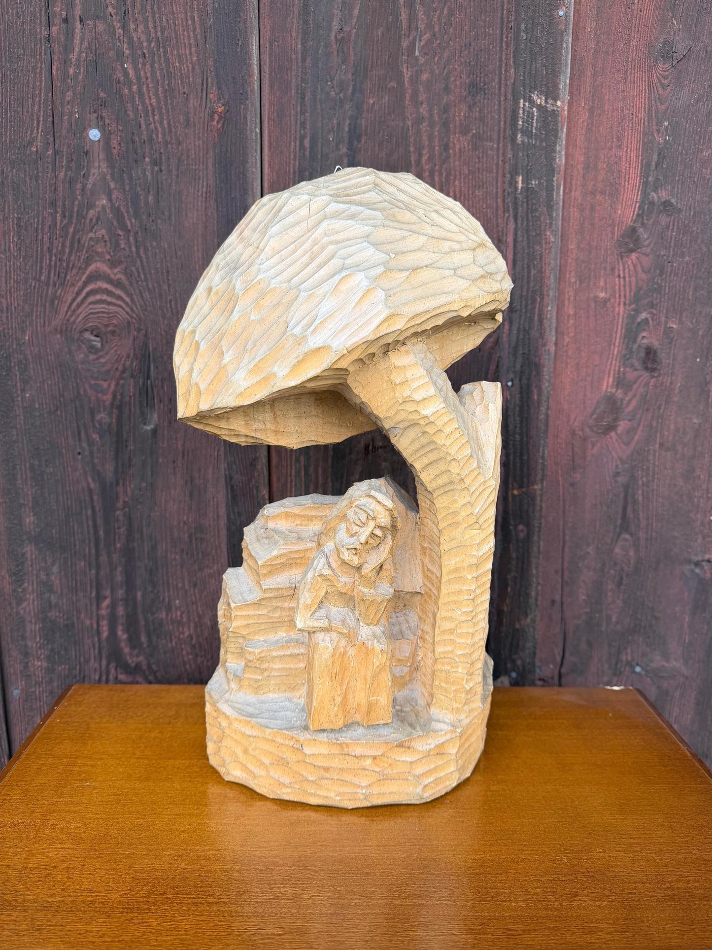 Vintage Holzschnitzerei "Mann unter Pilz" Schwarzwald handgeschnitzt deutsche Volkskunst