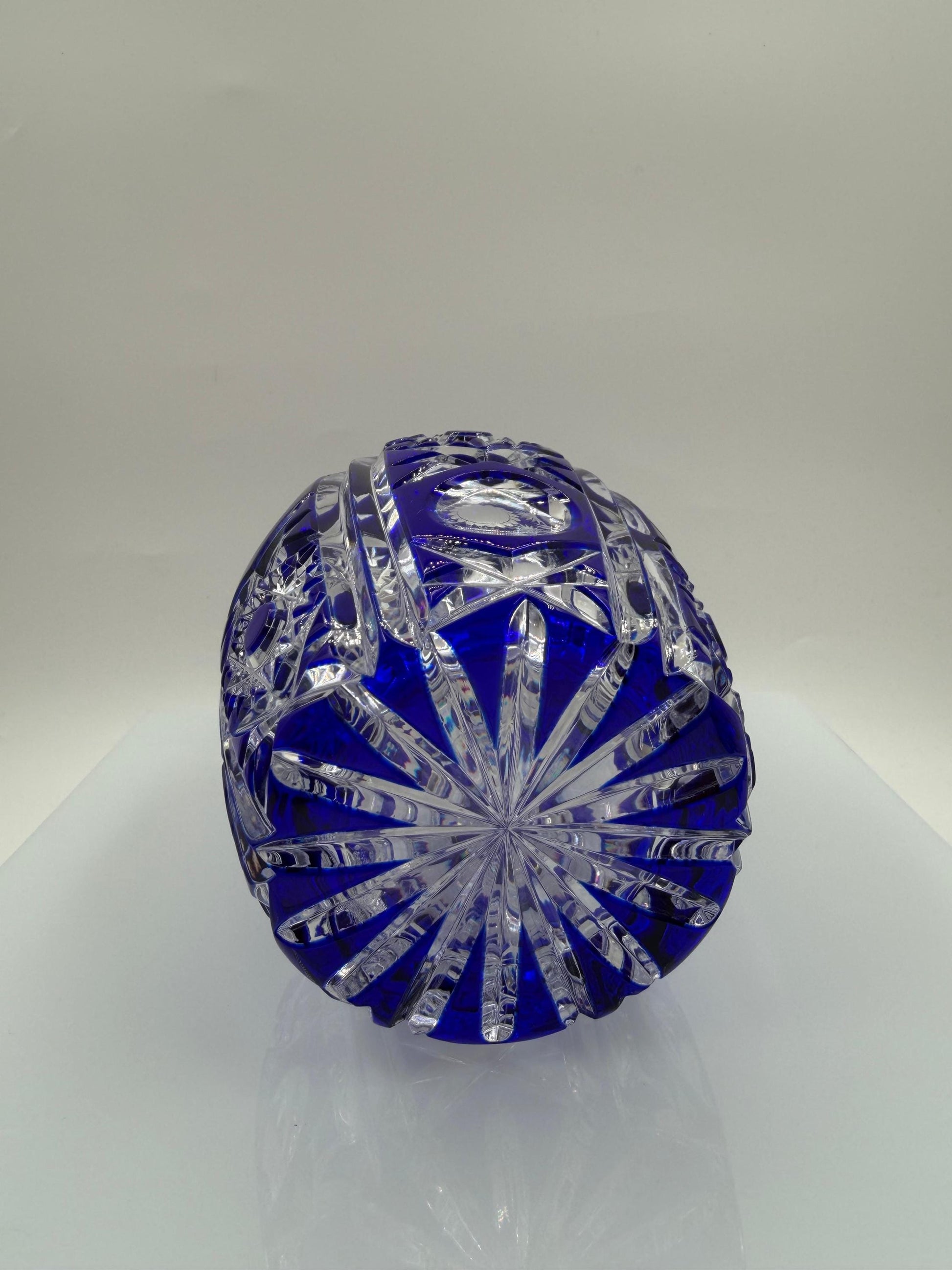 Vintage Kristallglas Vase von Nachtmann mit blauem Überfangglas und Handschliff