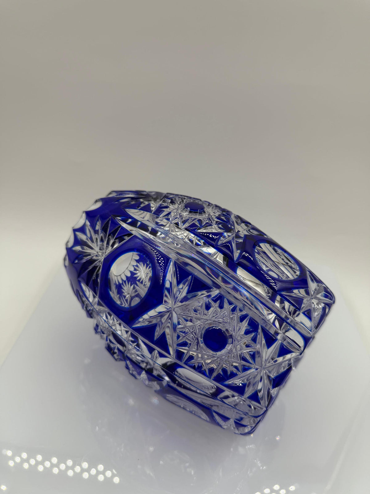Vintage Kristallglas Vase von Nachtmann mit blauem Überfangglas und Handschliff