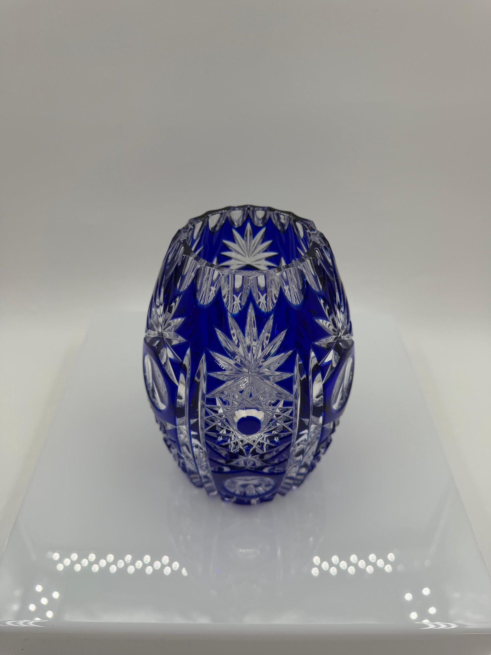 Vintage Kristallglas Vase von Nachtmann mit blauem Überfangglas und Handschliff