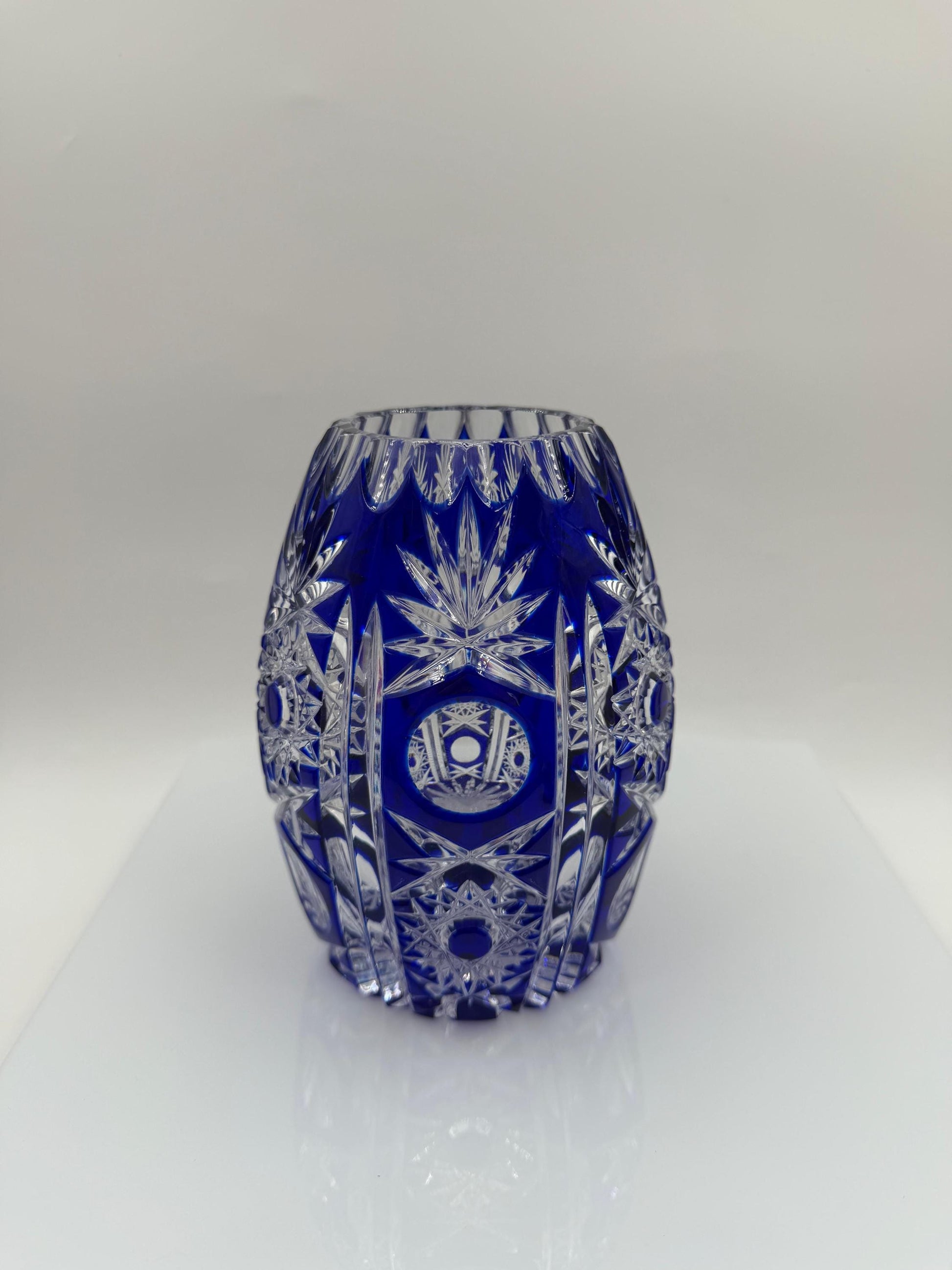 Vintage Kristallglas Vase von Nachtmann mit blauem Überfangglas und Handschliff
