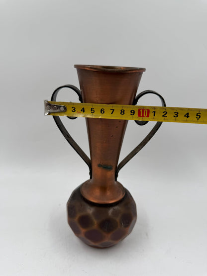 Vintage Kupfervase mit Schmiedeeisen-Griffen, gehämmert