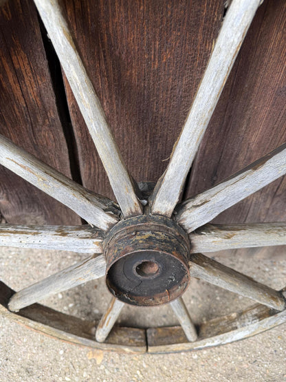 Vintage Wagenrad aus Holz mit Eisenfelge Ø 50cm