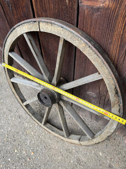 Vintage Wagenrad aus Holz mit Eisenreifen Ø 50cm