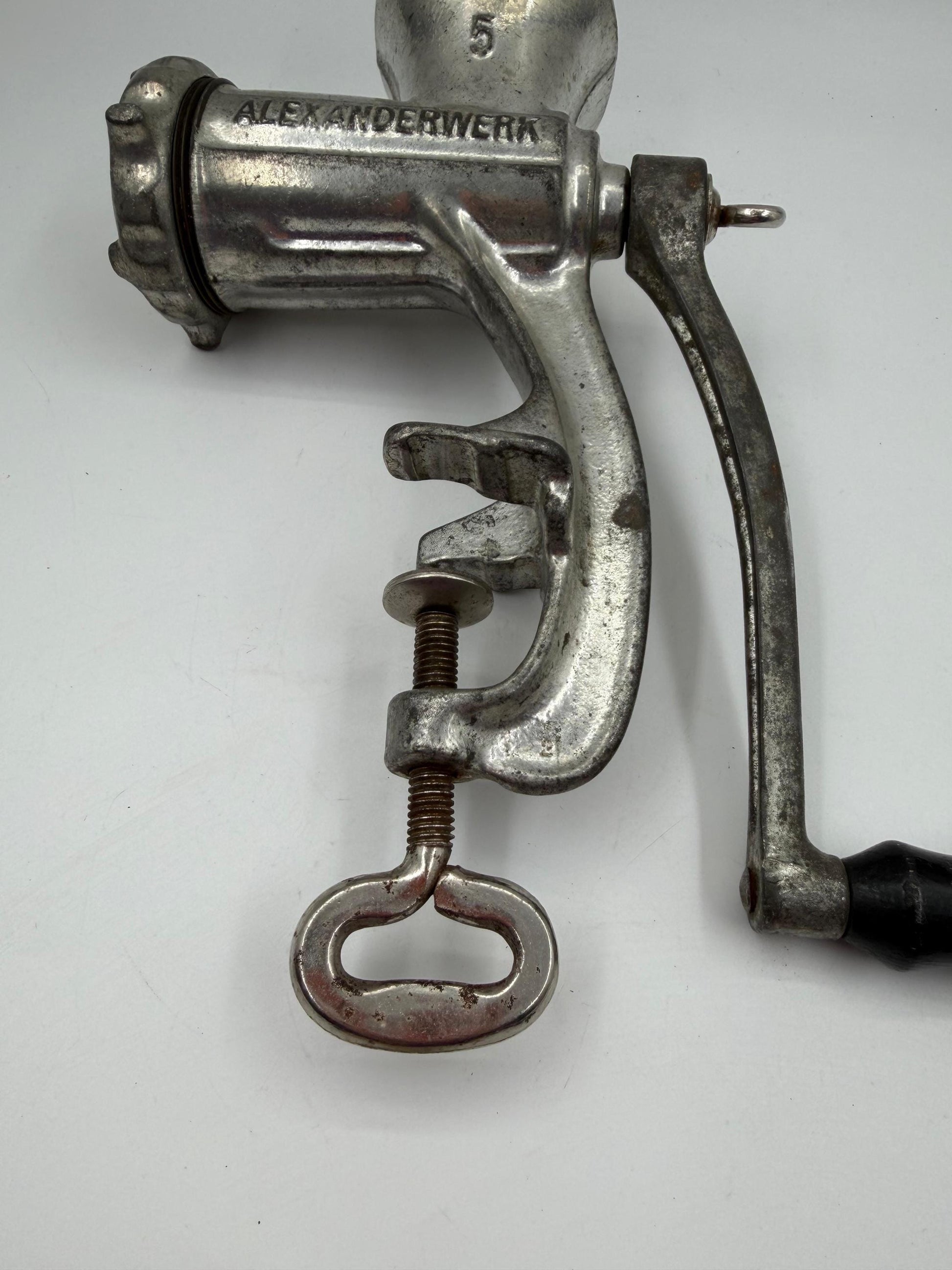 Vintage Fleischwolf "No. 5" von Alexanderwerk aus Gusseisen mit Holzkurbel