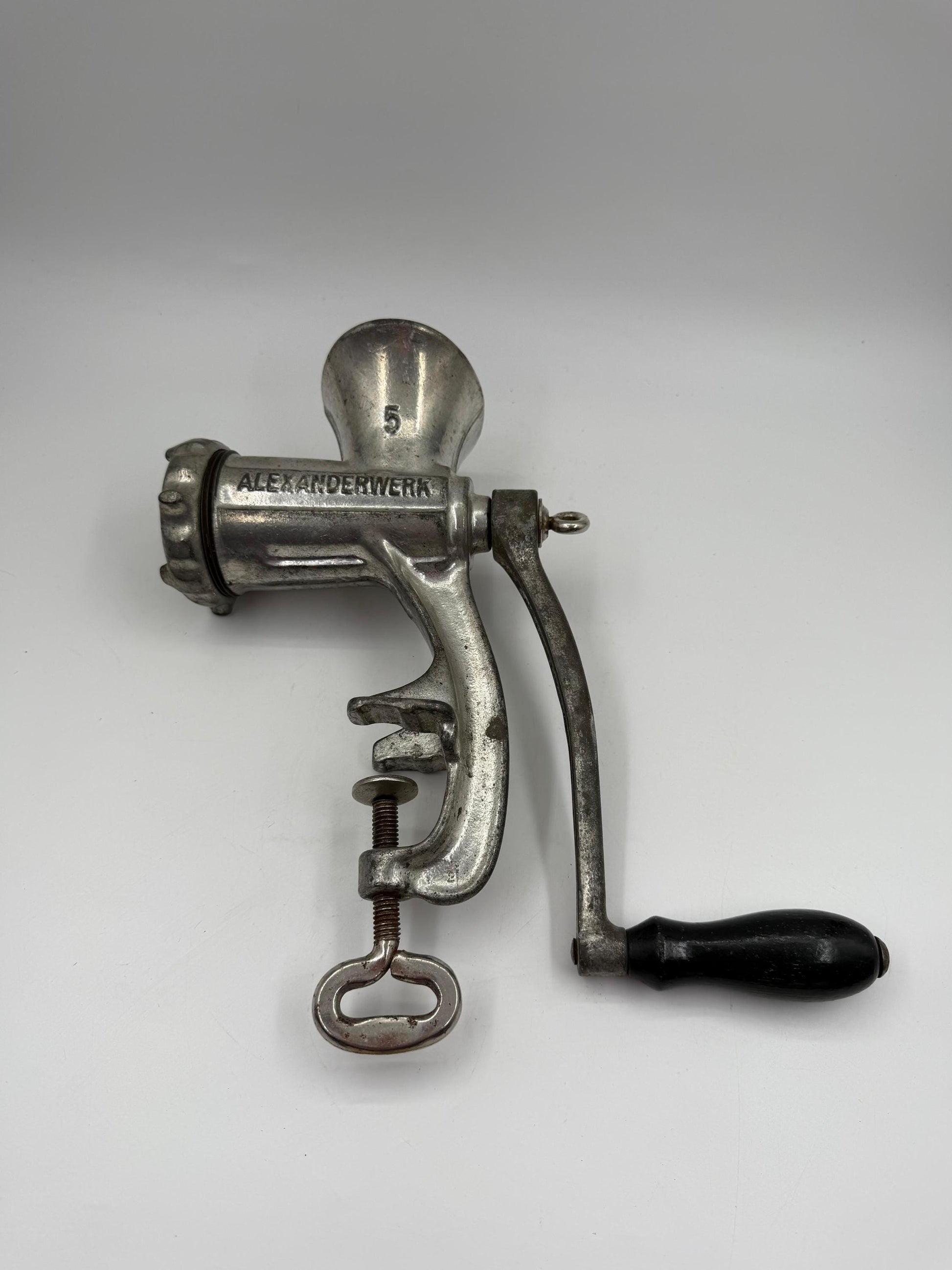 Vintage Fleischwolf "No. 5" von Alexanderwerk aus Gusseisen mit Holzkurbel