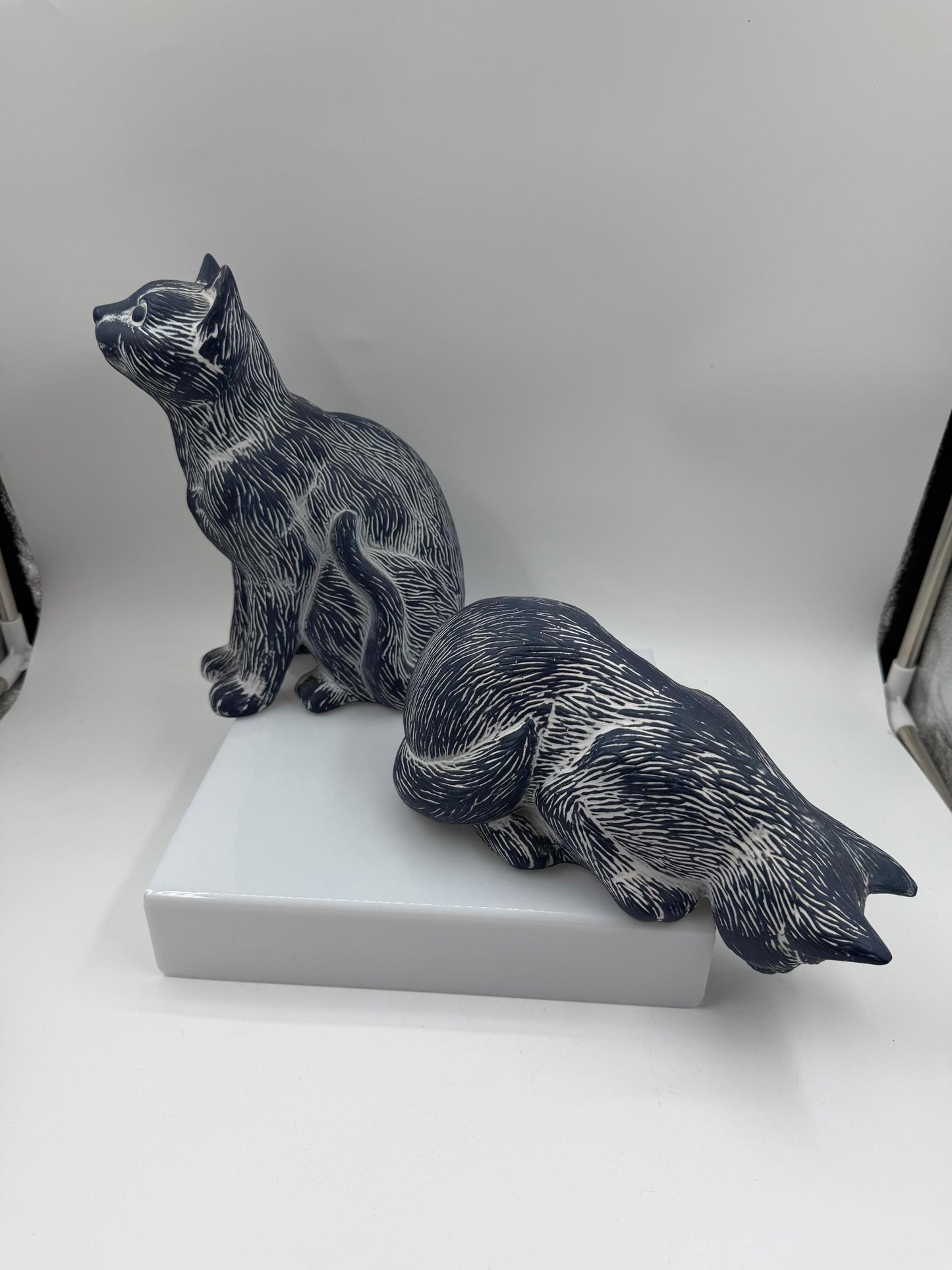 Set von 2 Vintage Katzenfiguren aus Keramik in Kobaltblau