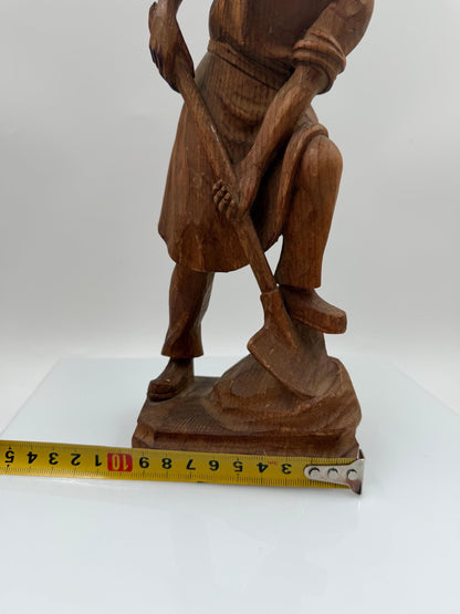 Vintage Schwarzwald Holzfigur "Bauer mit Schaufel" handgeschnitzt