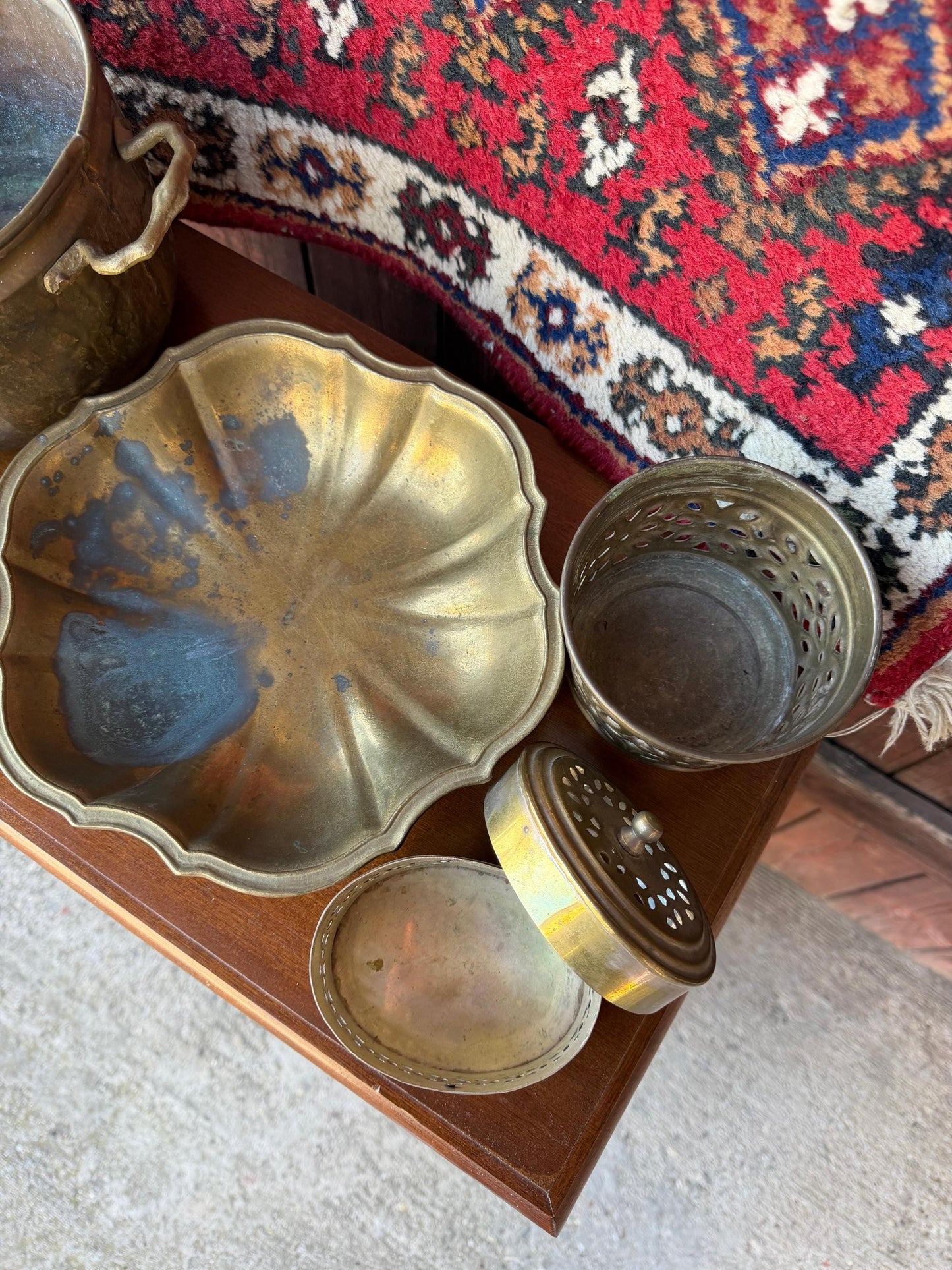 Vintage Orientalisches Messing Set 6-teilig mit Wollteppich und Kupfer Dekor