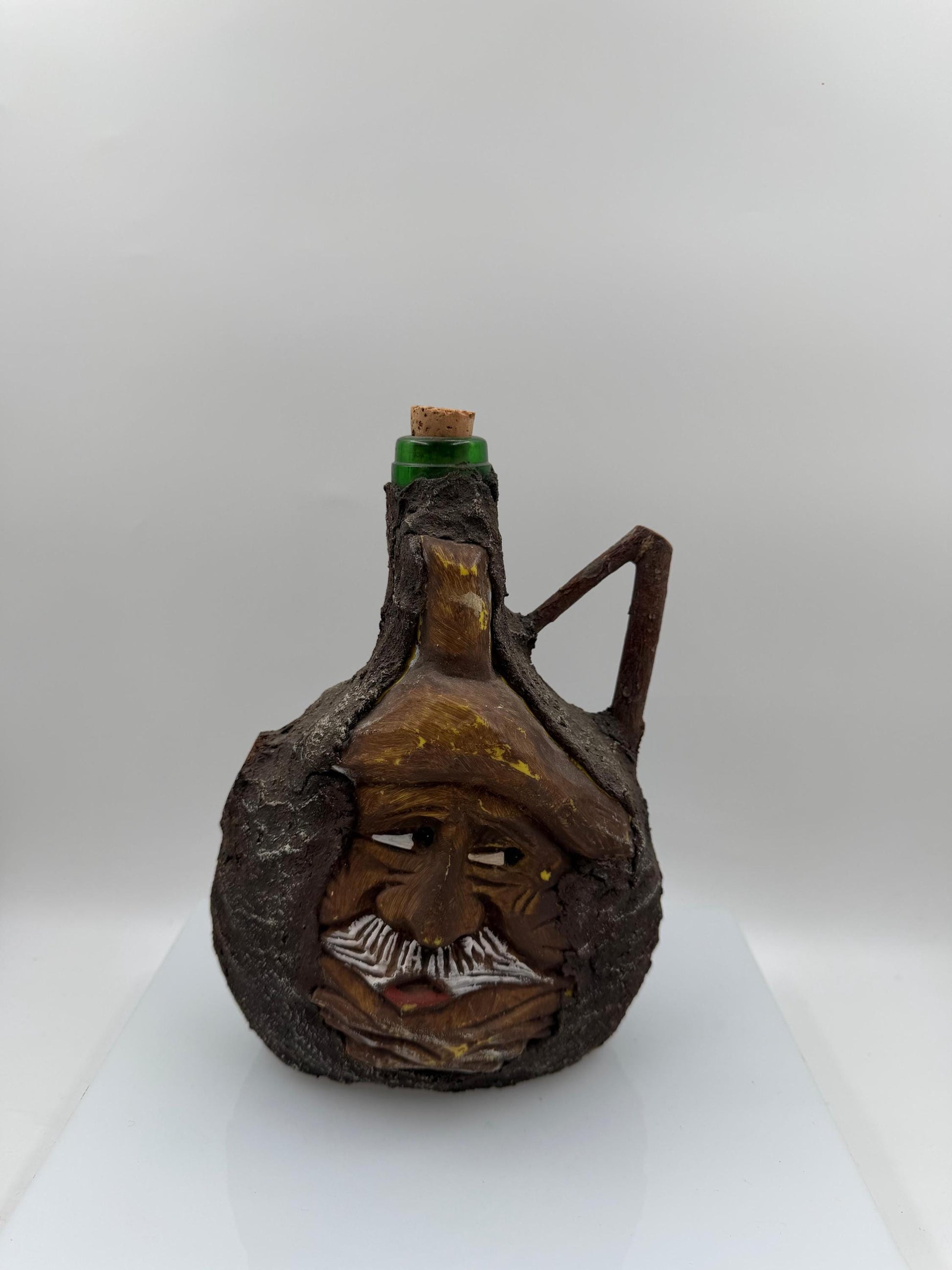 Vintage Karaffe "Waldgeist" Schwarzwälder Volkskunst handgeschnitzt mit Korken
