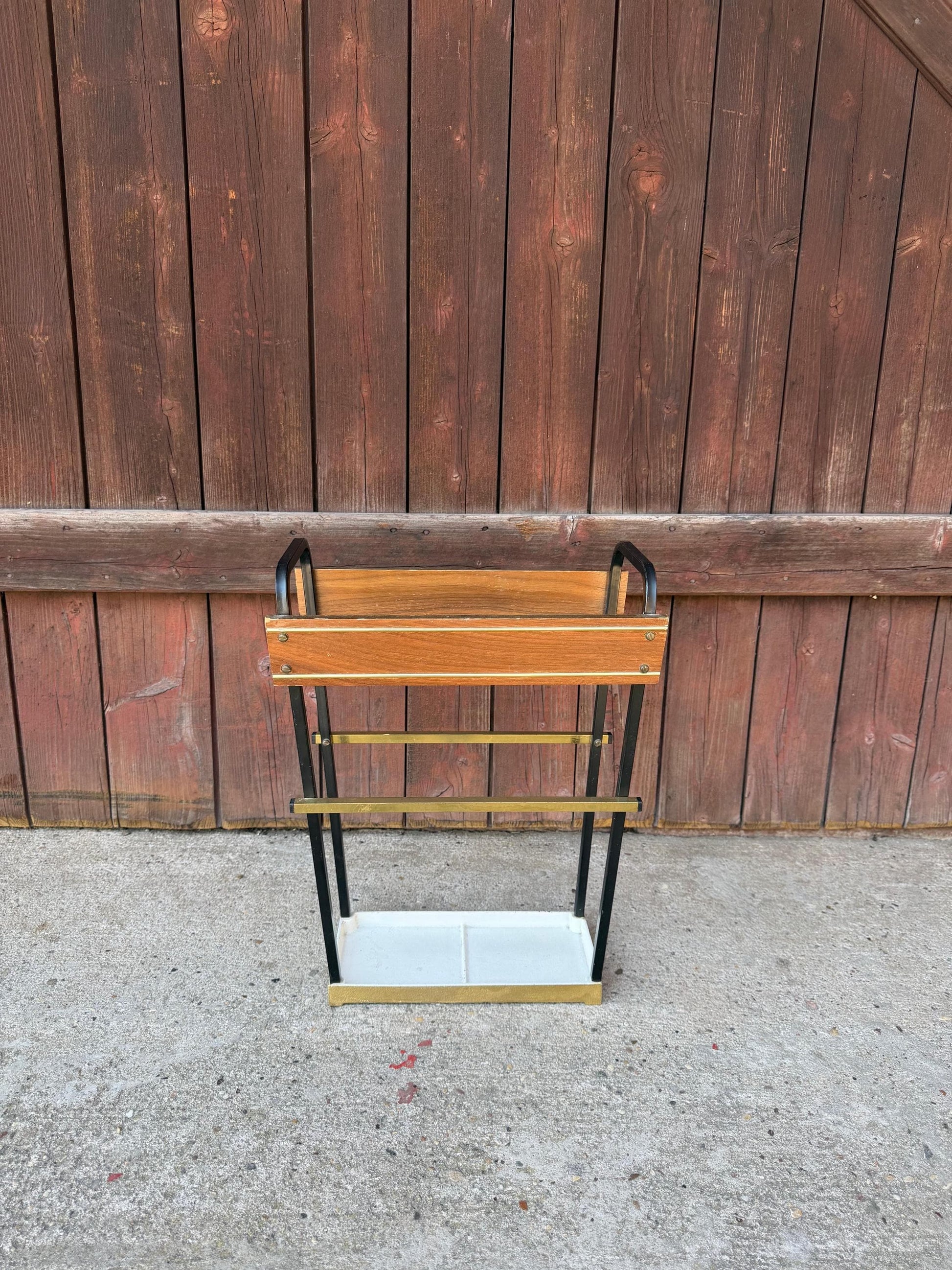 Vintage Schirmständer Mid-Century Space Age aus Holz und schwarzem Metall mit Goldakzenten