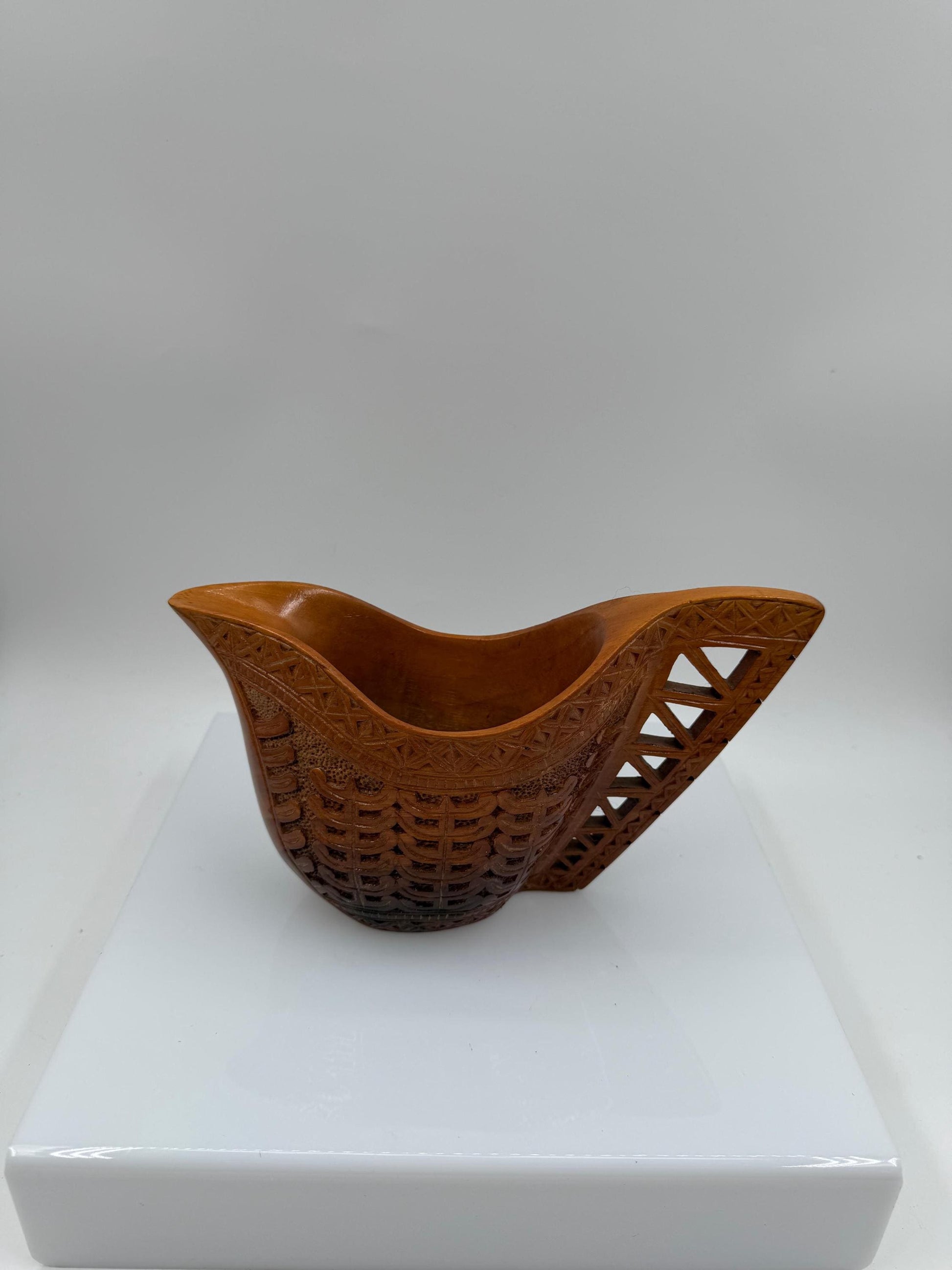 Vintage Kuksa Becher "Guksi" handgeschnitzt skandinavische Volkskunst