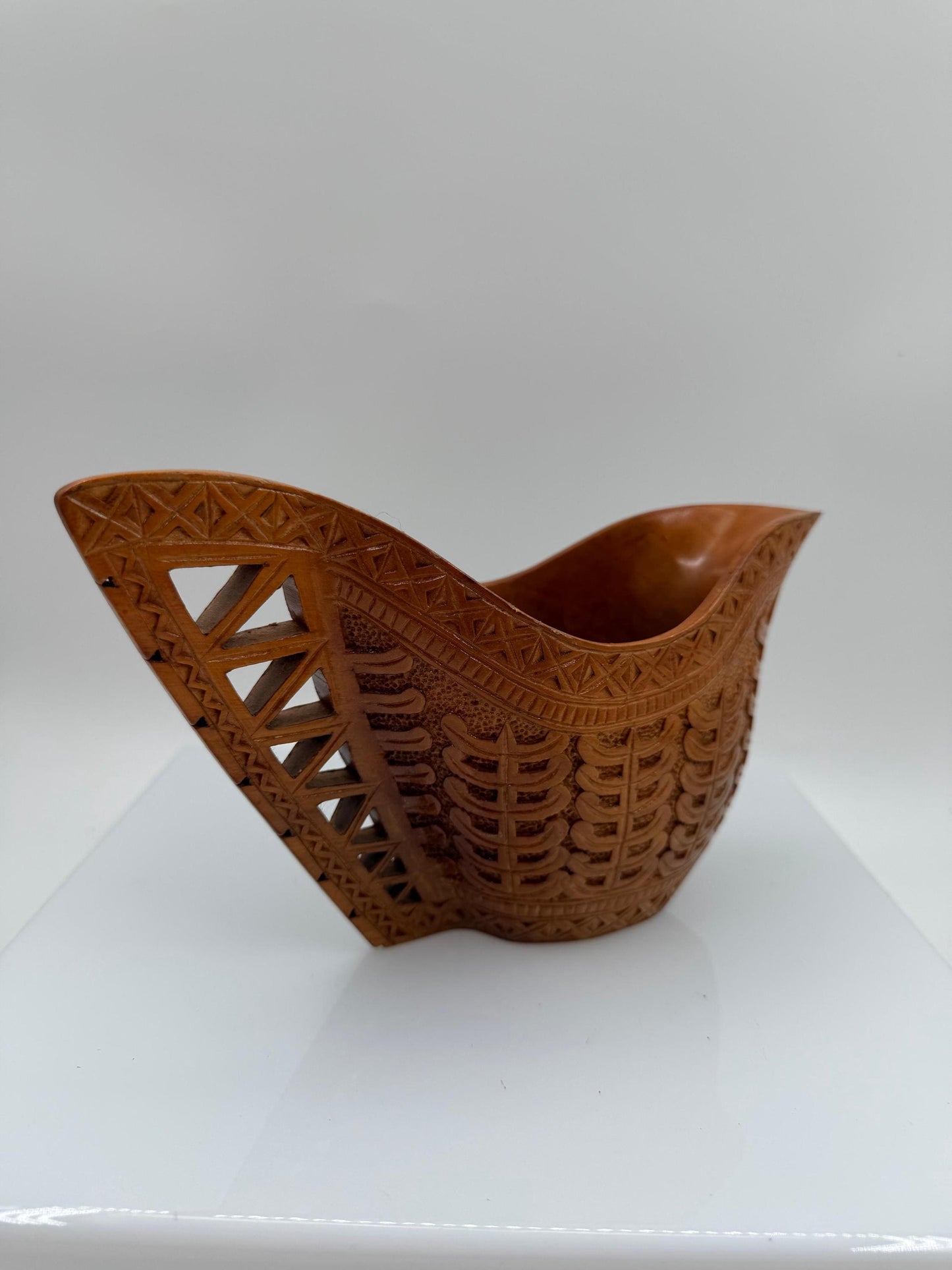 Vintage Kuksa Becher "Guksi" handgeschnitzt skandinavische Volkskunst
