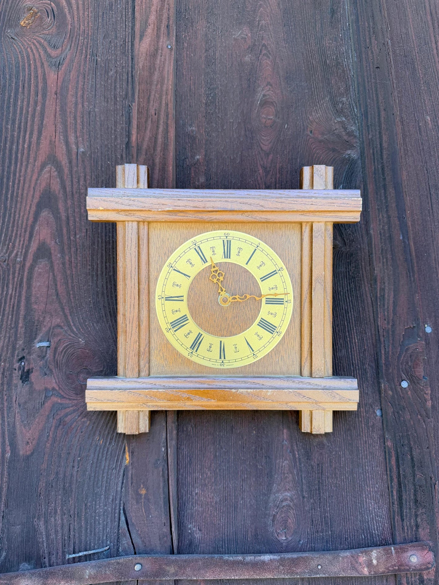 Vintage Wanduhr aus Eiche mit römischen Ziffern, 1960er