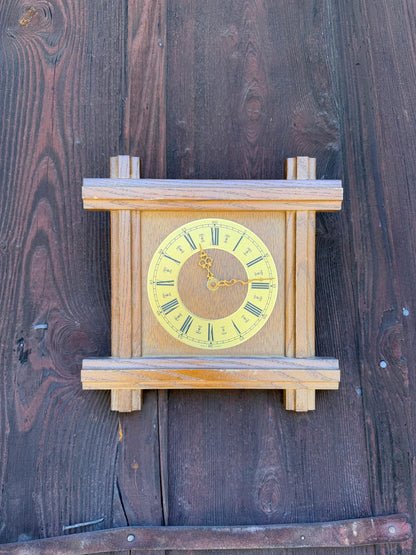 Vintage Wanduhr aus Eiche mit römischen Ziffern, 1960er