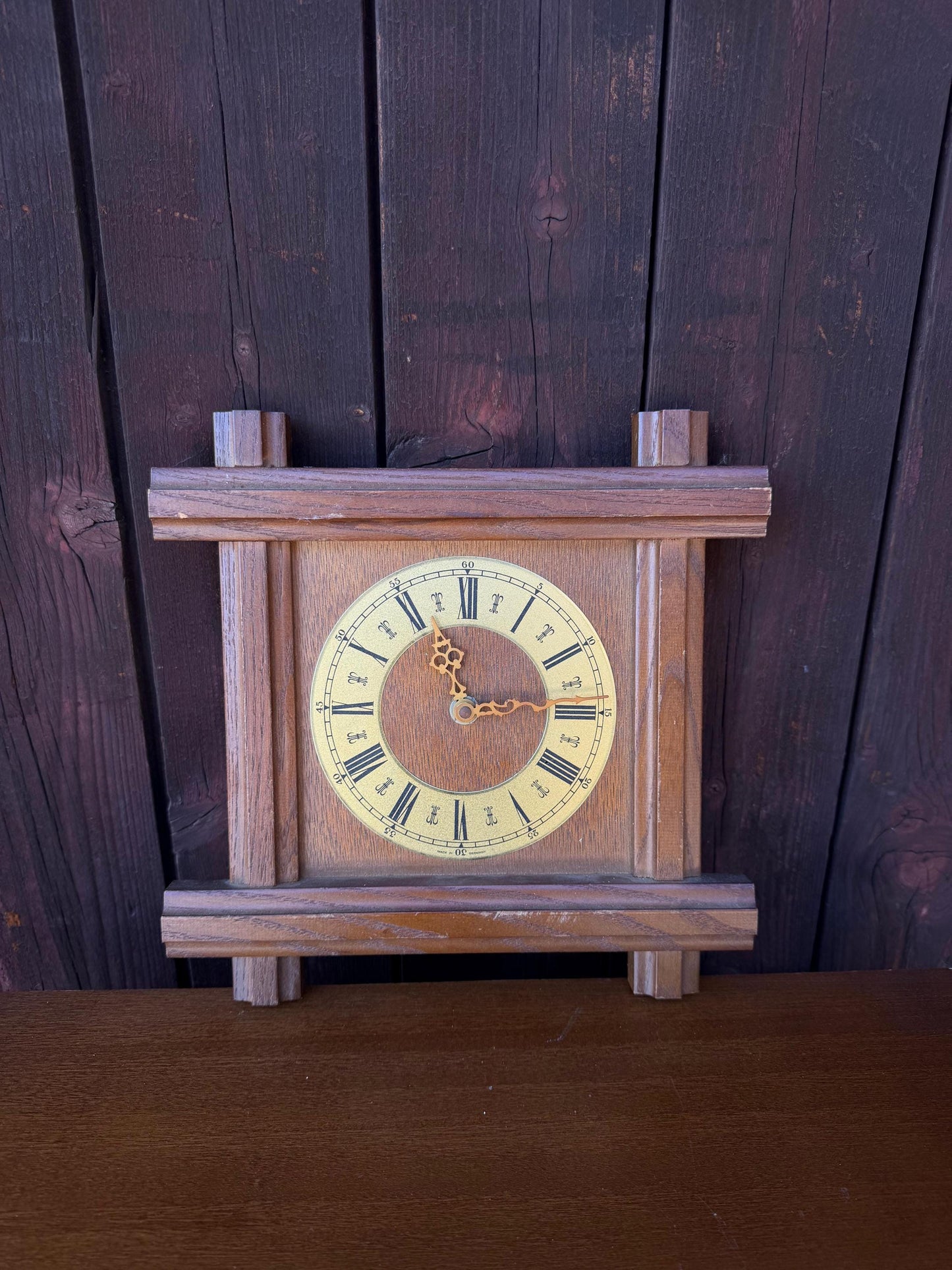 Vintage Wanduhr aus Eiche mit römischen Ziffern, 1960er