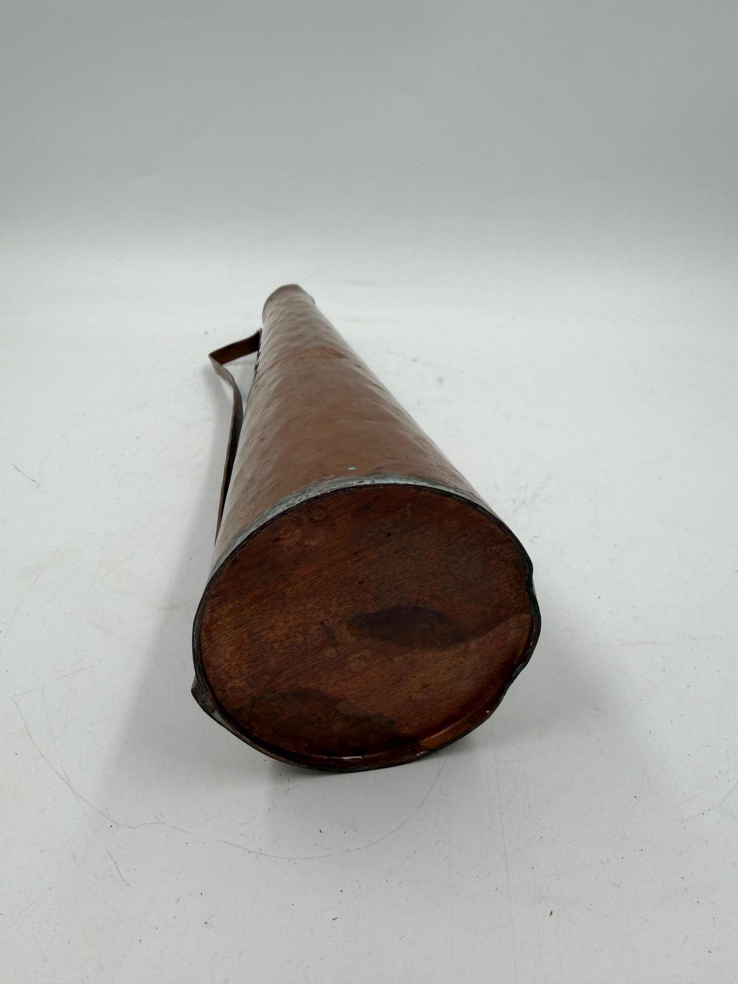 Vintage Kupferkrug, gehämmert, konische Form mit geometrischem Griff, ca. 28 cm