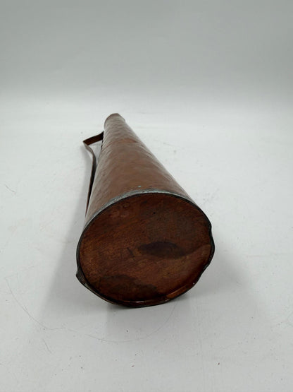 Vintage Kupferkrug, gehämmert, konische Form mit geometrischem Griff, ca. 28 cm