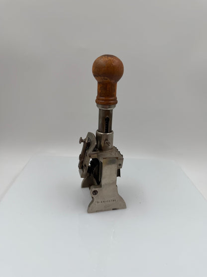 Vintage Nummernstempel Globe mit Holzgriff und Stahlmechanik