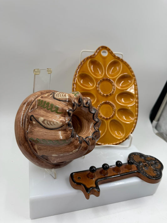 Vintage Keramik 3er Set Eierplatte Gugelhupfform Schlüsselbrett im Landhausstil