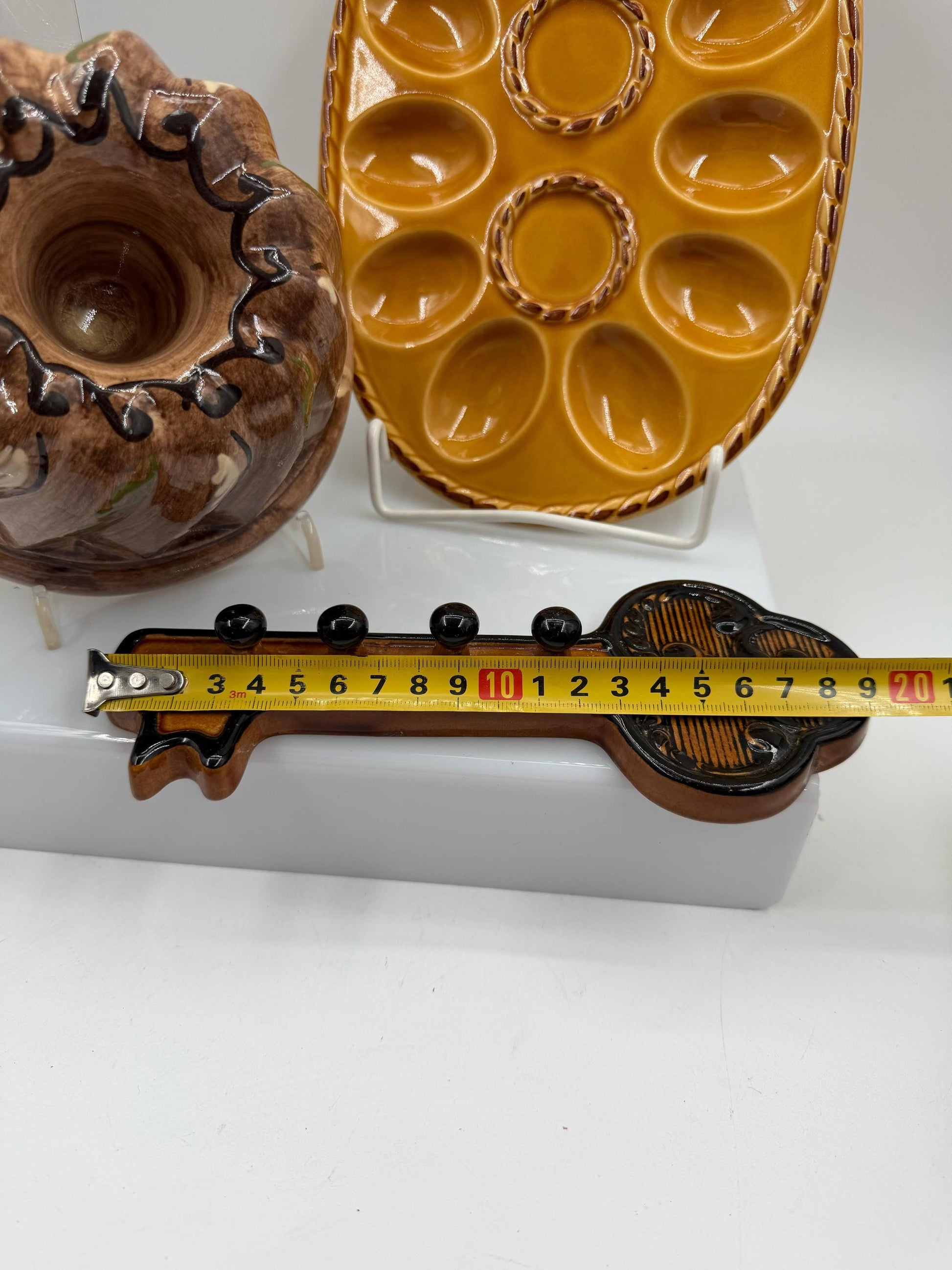 Vintage Keramik 3er Set Eierplatte Gugelhupfform Schlüsselbrett im Landhausstil