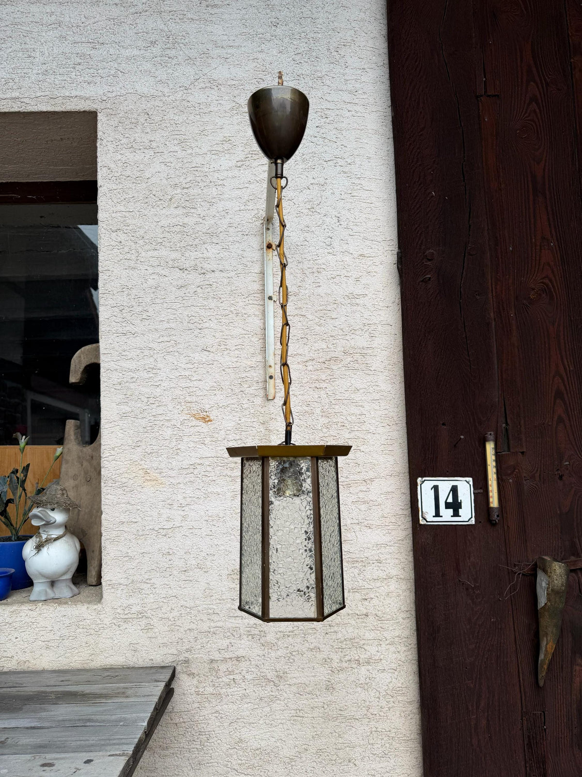 Vintage Pendelleuchte aus Messing mit Kette und gelbem Stoffkabel
