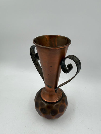Vintage Kupfervase mit Schmiedeeisen-Griffen, gehämmert