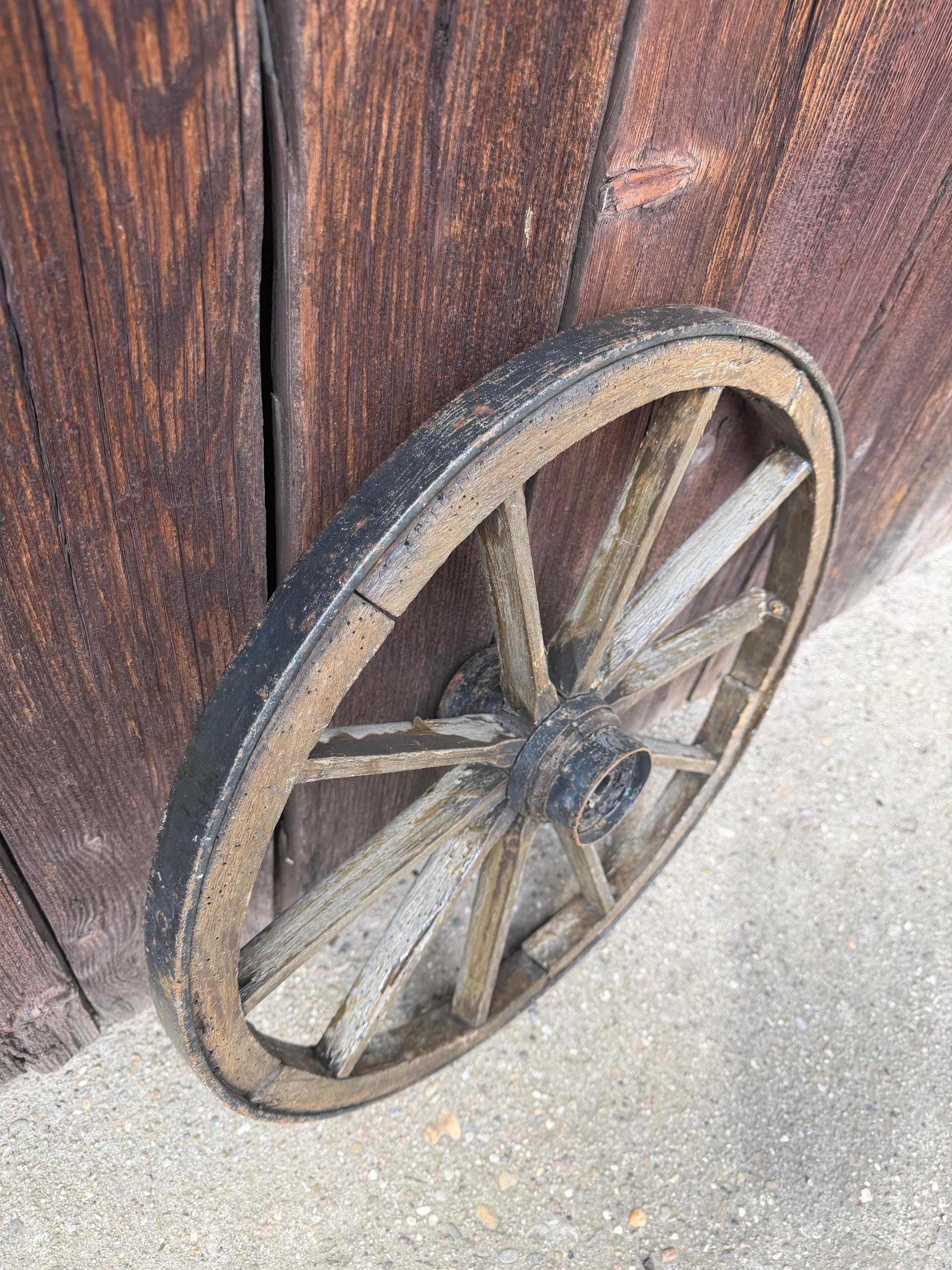 Vintage Wagenrad aus Holz mit Eisenfelge Ø 50cm