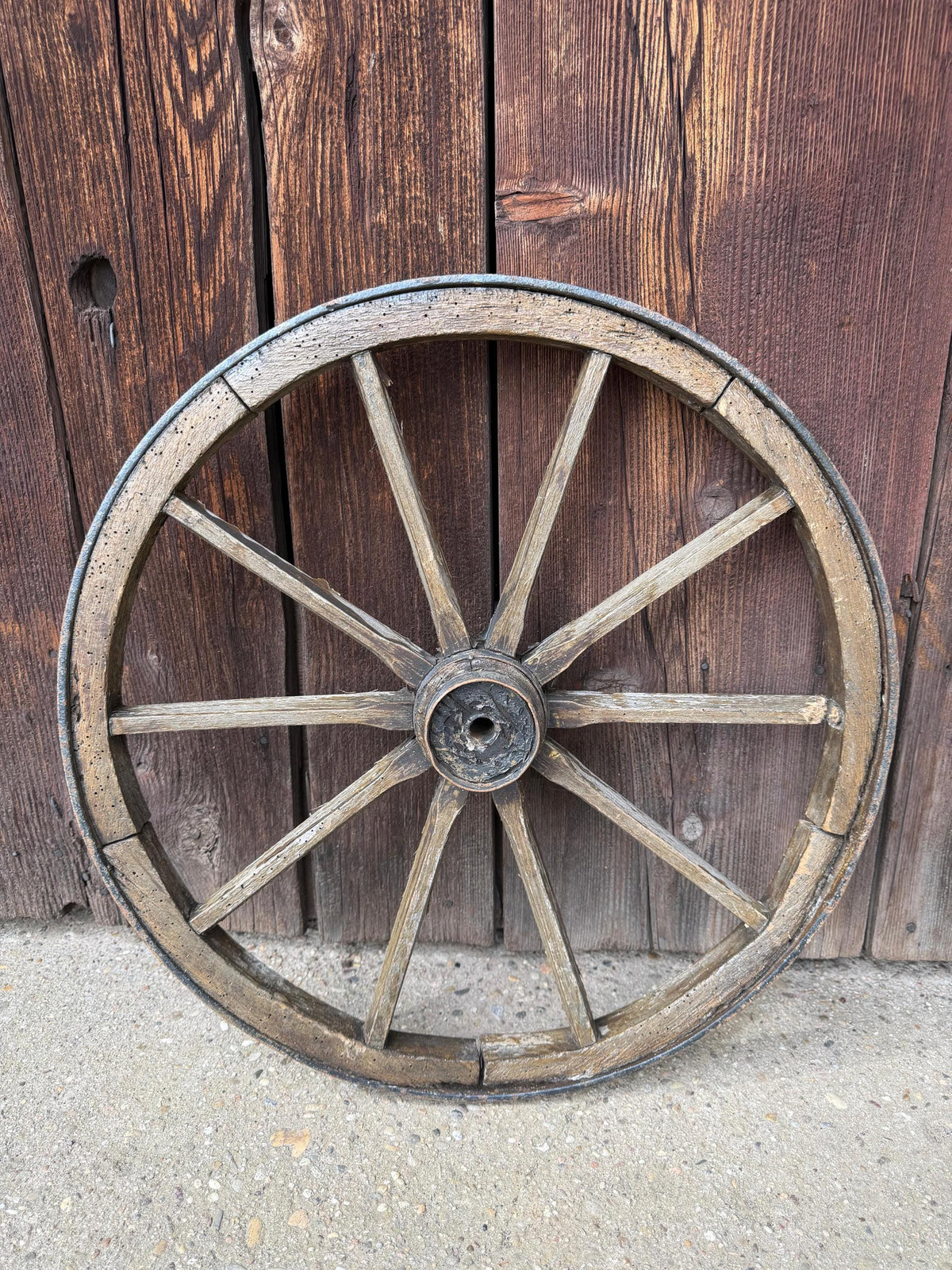 Vintage Wagenrad aus Holz mit Eisenfelge Ø 50cm