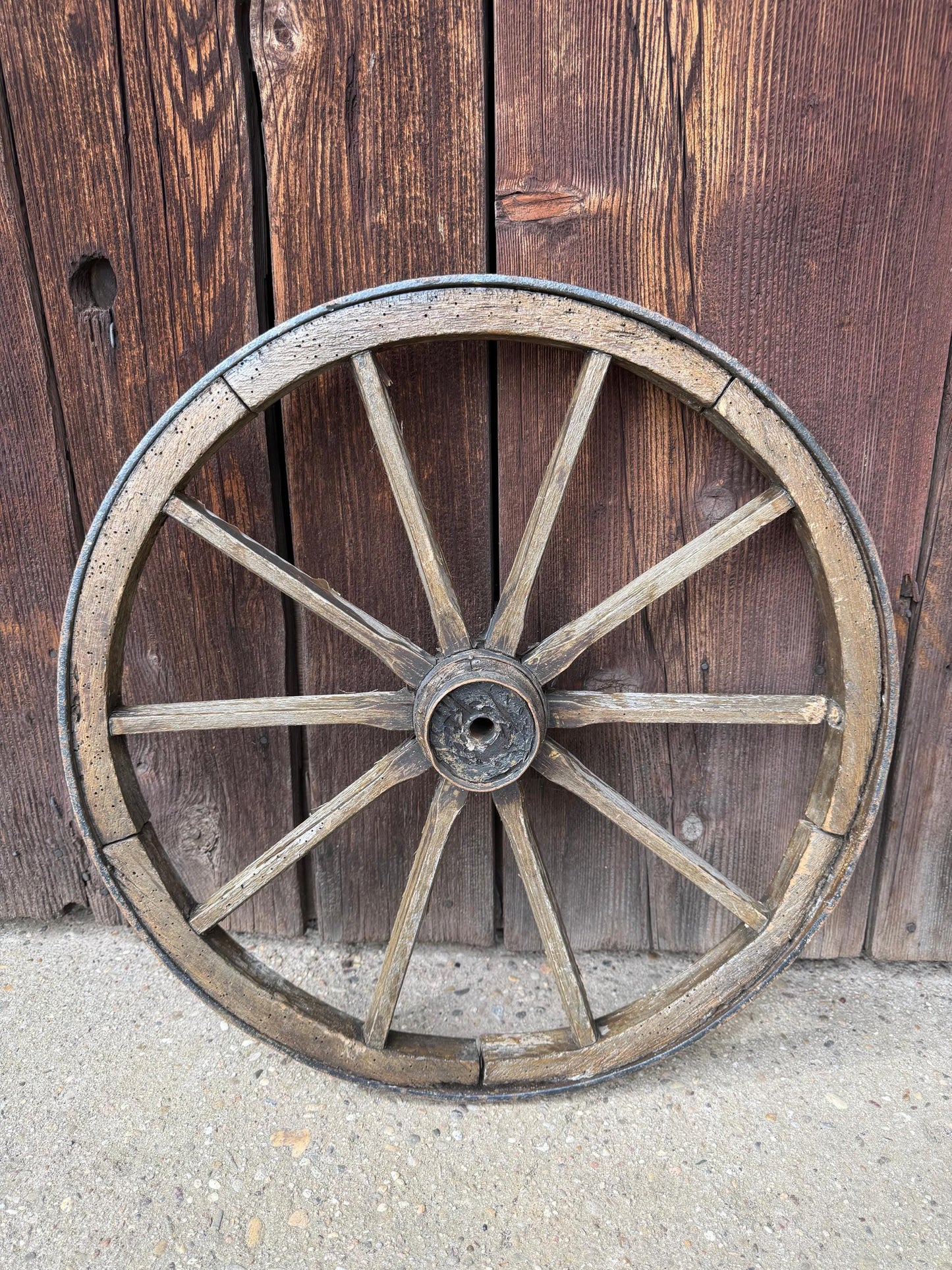 Vintage Wagenrad aus Holz mit Eisenfelge Ø 50cm