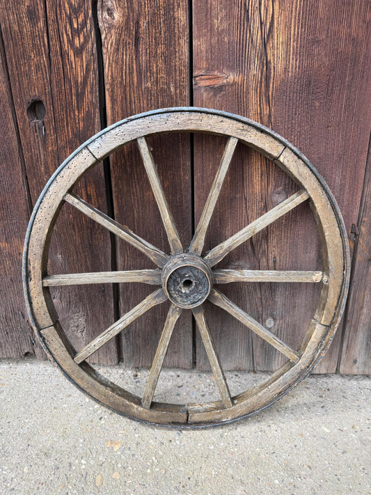 Vintage Wagenrad aus Holz mit Eisenfelge Ø 50cm