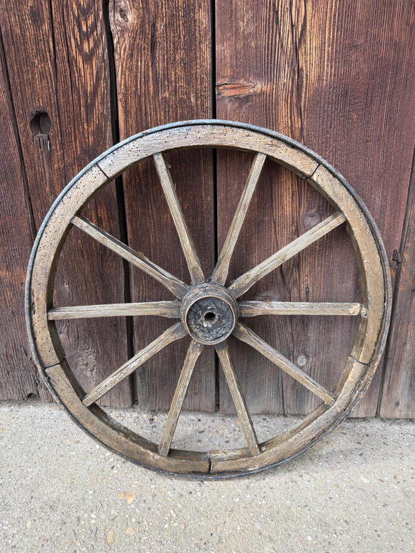 Vintage Wagenrad aus Holz mit Eisenfelge Ø 50cm