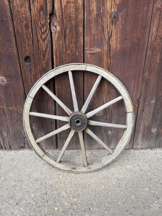 Vintage Wagenrad aus Holz mit Eisenreifen Ø 50cm
