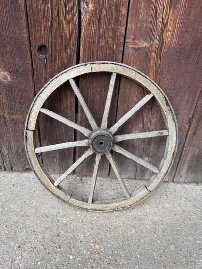 Vintage Wagenrad aus Holz mit Eisenreifen Ø 50cm