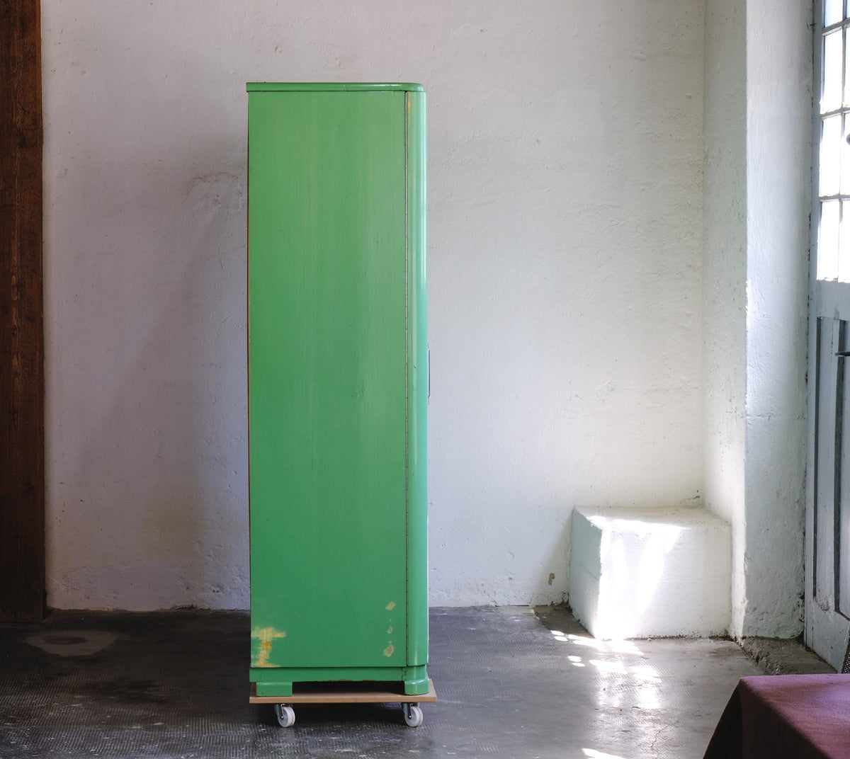 Vintage Kleiderschrank dreitürig, lindgrün, Bauhaus