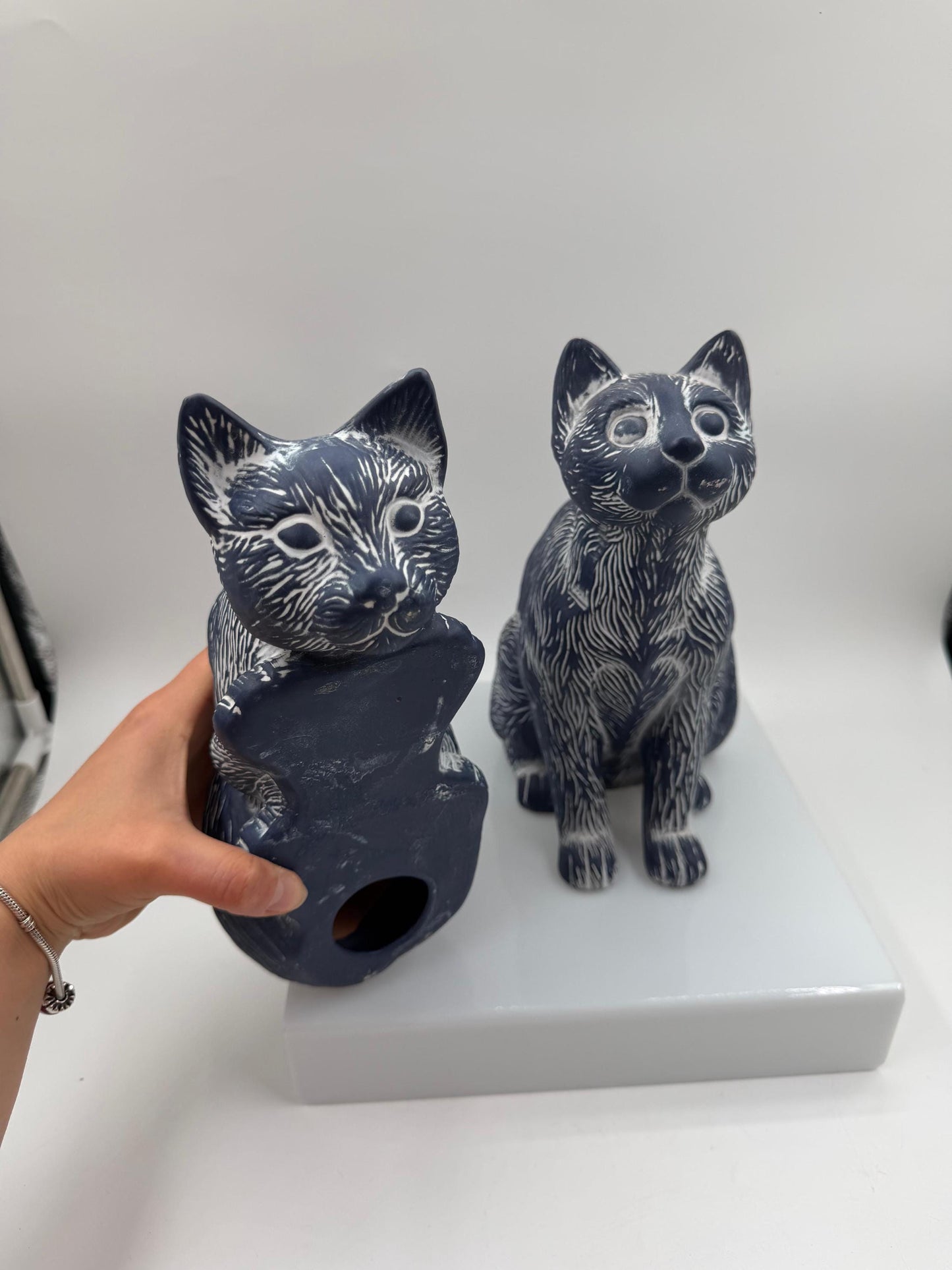 Set von 2 Vintage Katzenfiguren aus Keramik in Kobaltblau