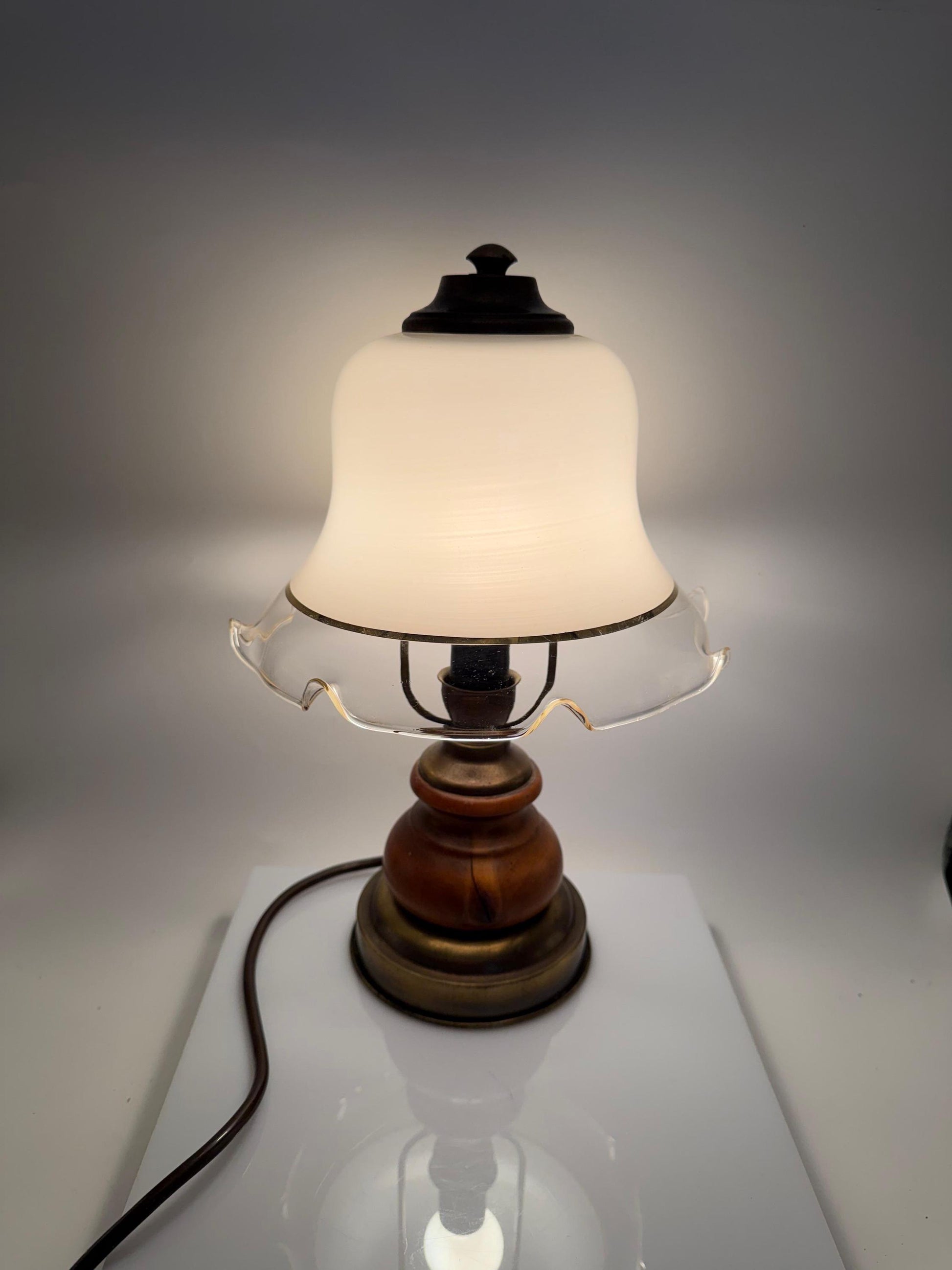 Vintage Tischlampe aus Wurzelholz mit Glasschirm