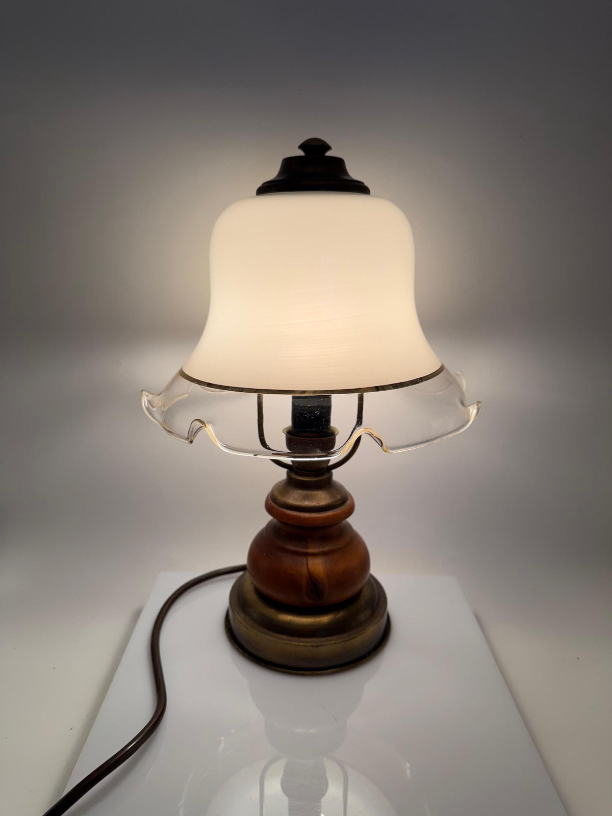 Vintage Tischlampe aus Wurzelholz mit Glasschirm