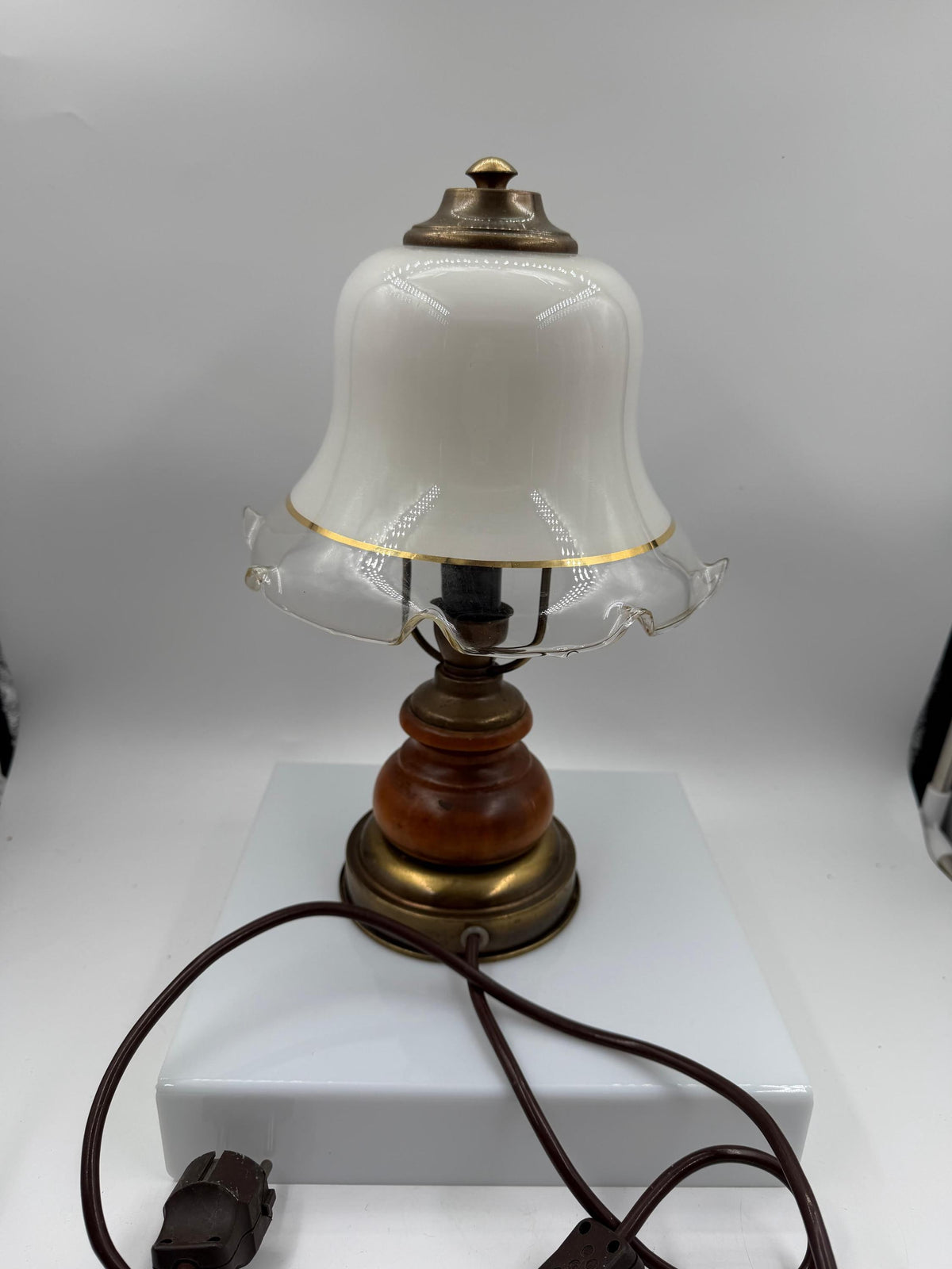 Vintage Tischlampe aus Wurzelholz mit Glasschirm