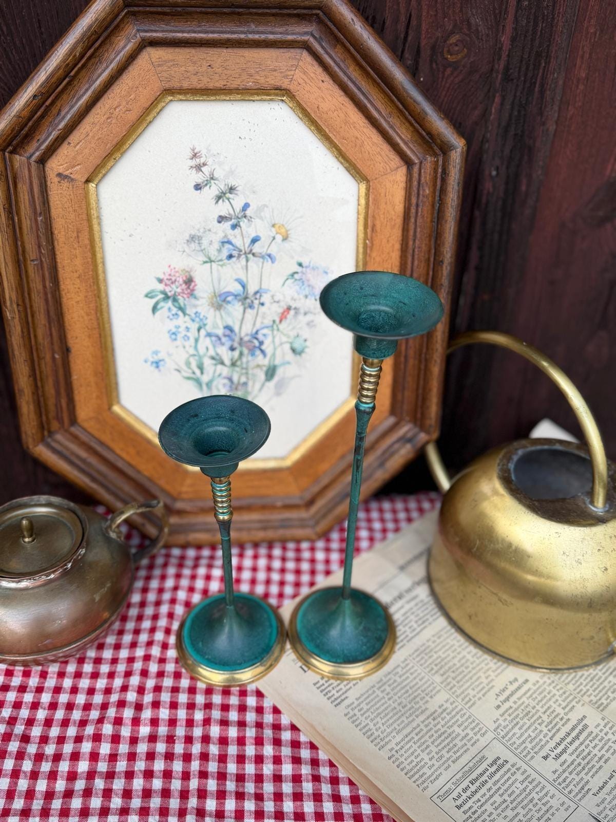 Set von 2 Vintage Kerzenhalter von Gilde, grün-goldenes Metall mit Patina