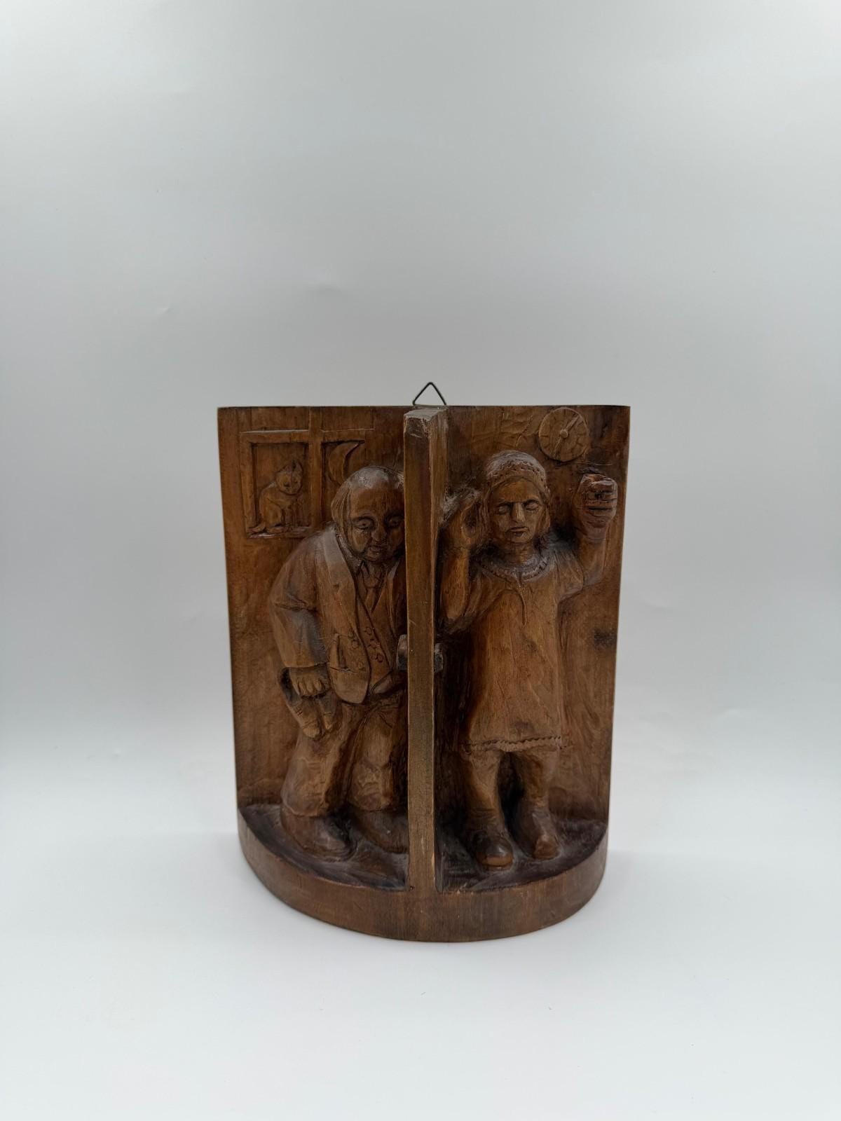 Vintage Wandrelief aus handgeschnitztem Holz mit figürlicher Szene, Volkskunst