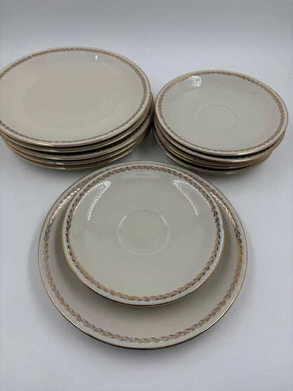 Vintage Geschirrset Zeh Scherzer Bavaria, Goldrand Blumendekor, 12-teilig