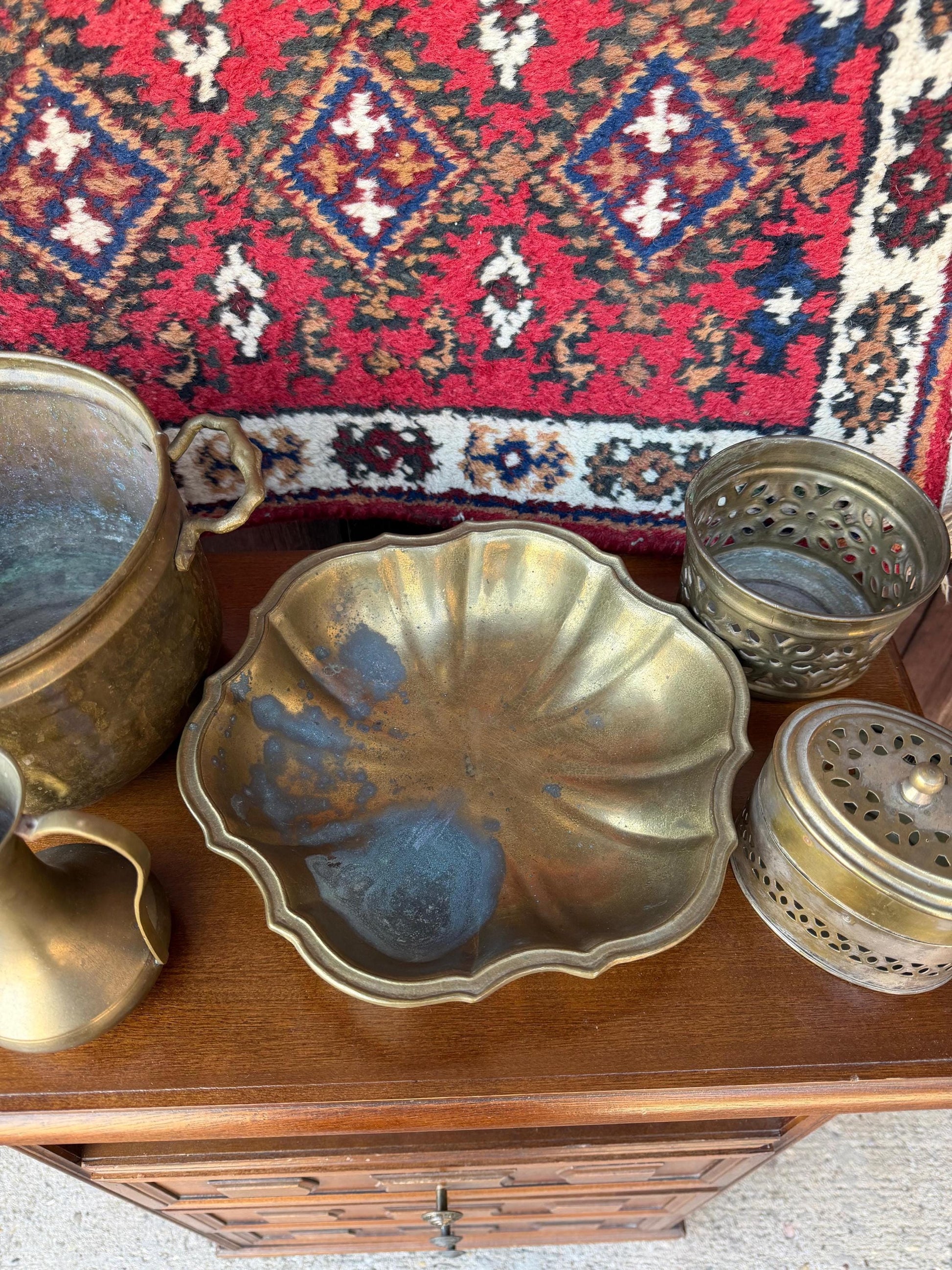 Vintage Orientalisches Messing Set 6-teilig mit Wollteppich und Kupfer Dekor