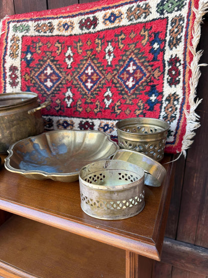 Vintage Orientalisches Messing Set 6-teilig mit Wollteppich und Kupfer Dekor