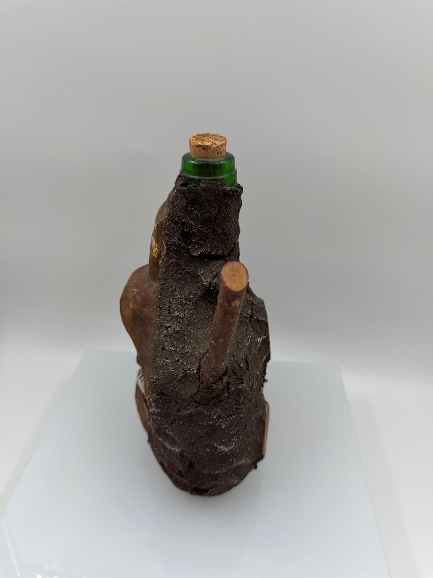 Vintage Karaffe "Waldgeist" Schwarzwälder Volkskunst handgeschnitzt mit Korken