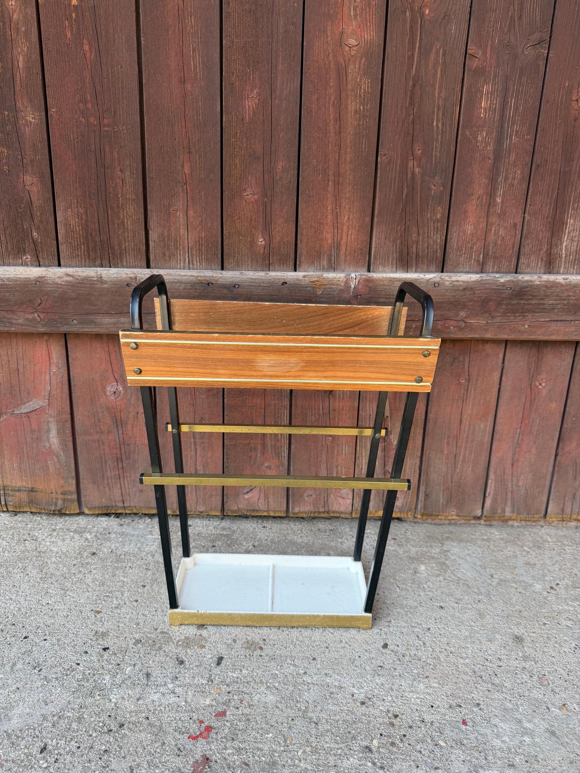 Vintage Schirmständer Mid-Century Space Age aus Holz und schwarzem Metall mit Goldakzenten