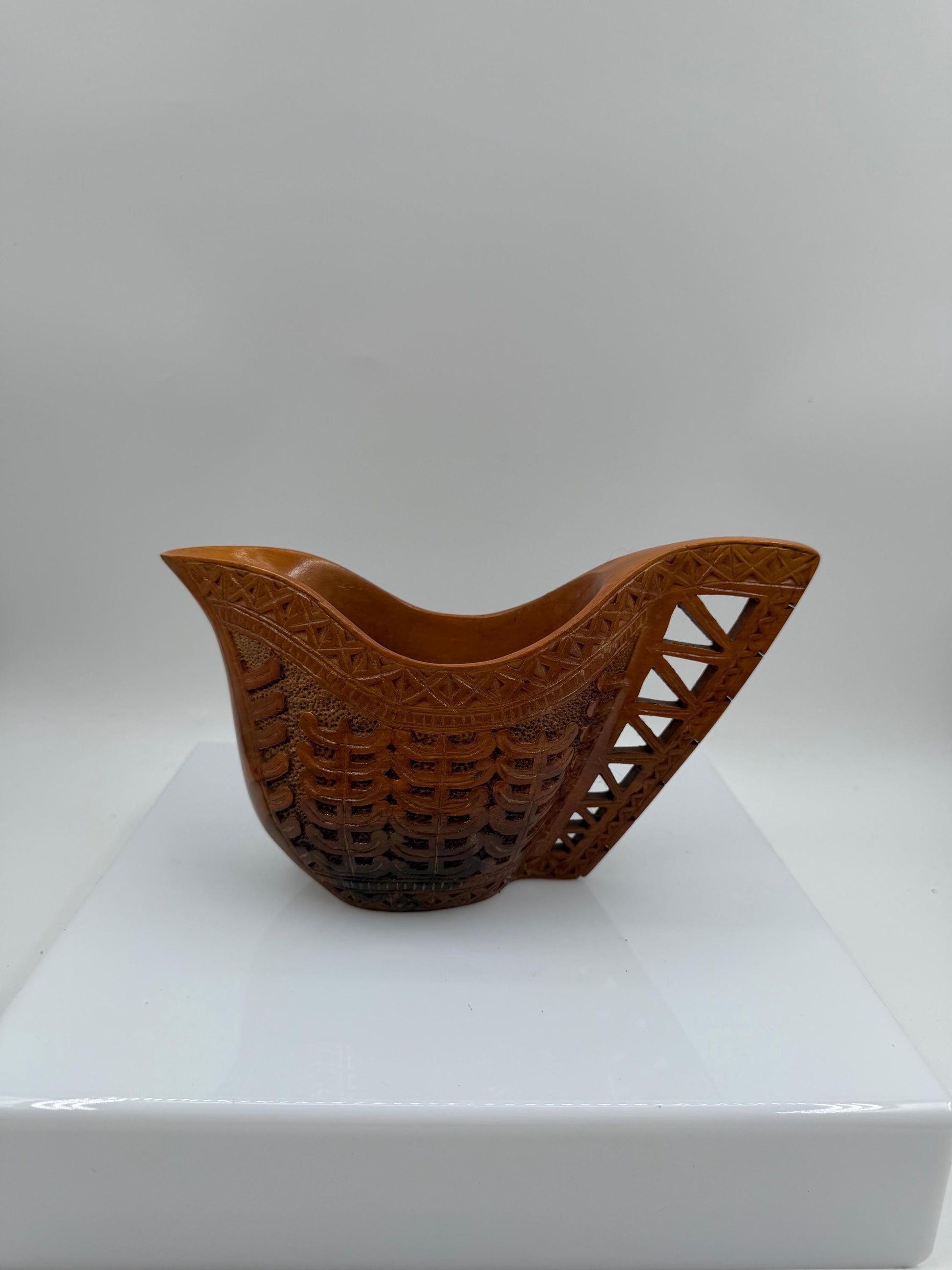 Vintage Kuksa Becher "Guksi" handgeschnitzt skandinavische Volkskunst